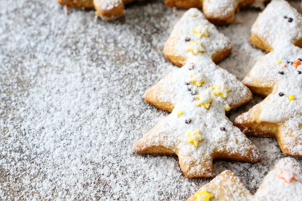 Plätzchen in Form eines Weihnachtsbaums — Stockfoto