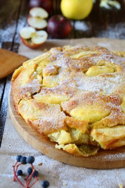 ev yapımı pasta elmalı yuvarlak