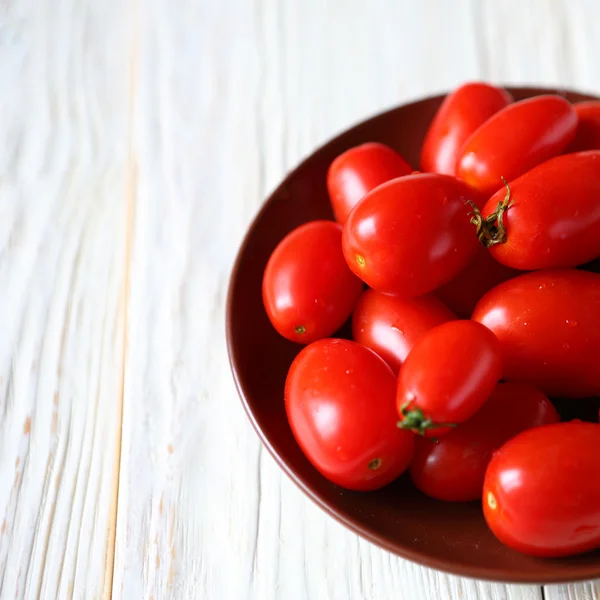 Bowl of fresh red tomato — Stock Photo, Image