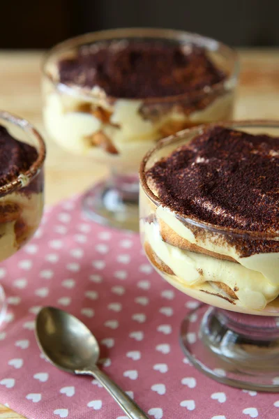 Dessert-Tiramisu in Glasschalen — Stockfoto