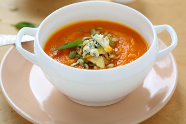 kabak ve gorgonzola çorbası