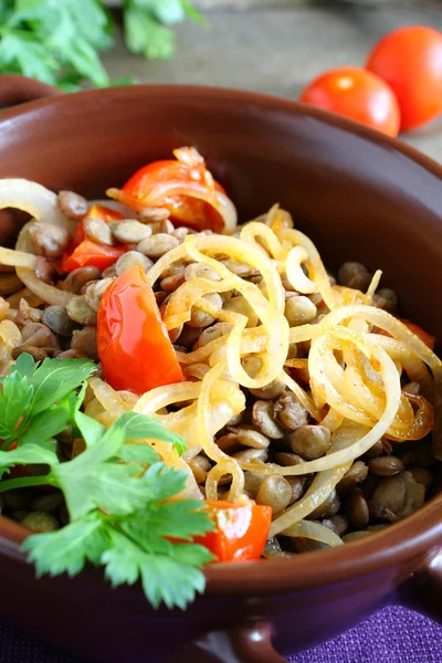 Lentils with roasted onions and cherry tomatoes — Stock Photo, Image