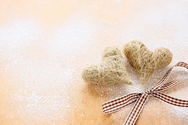 De dag van Valentijnskaarten achtergrond met twee harten — Stockfoto