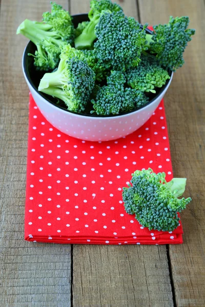 Fresh broccoli in a bowl on the table — Stock Photo, Image