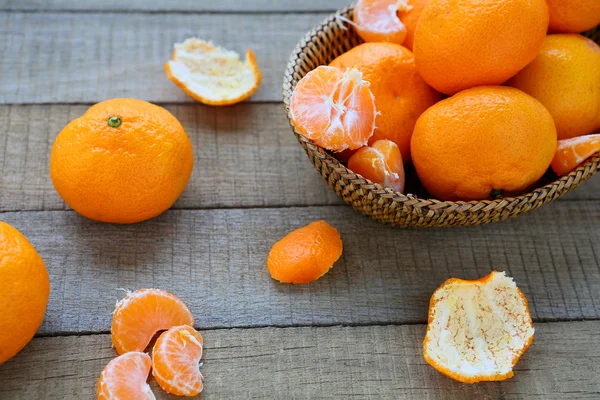 Många mogna saftiga tangerine — Stockfoto