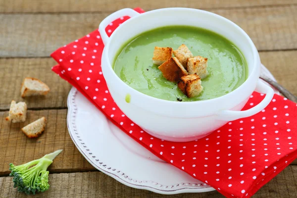 Geurige groene soep crème soep — Stockfoto