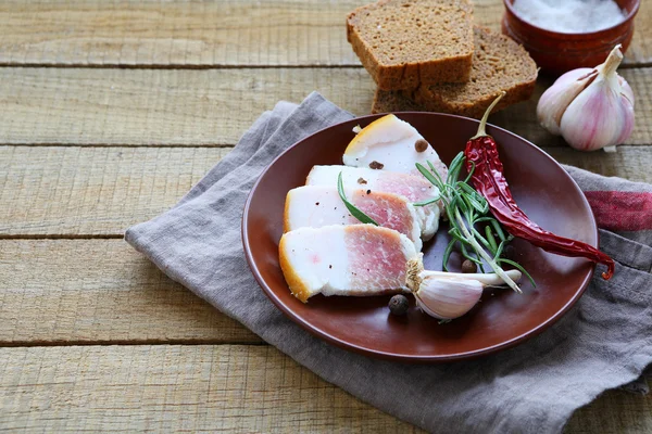 Pancetta salata con spezie — Foto Stock