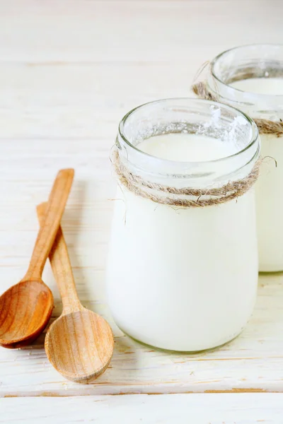 Two jars with yogurt — Stock Photo, Image