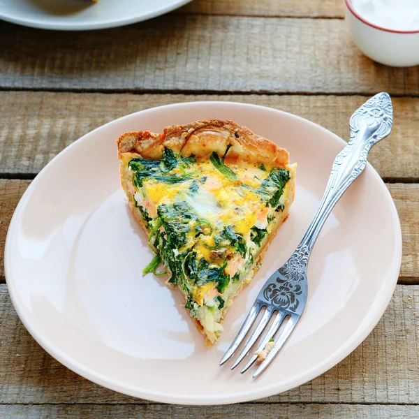Quiche with spinach and salmon — Stock Photo, Image