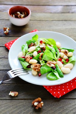 beyaz fasulye ile kış salatası