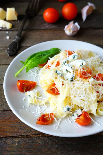 Pasta med ost — Stockfoto