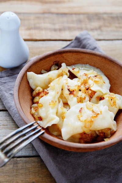 Oekraïense dumplings met aardappelen — Stockfoto