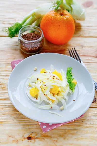 Light salad of fennel and citrus — Stock Photo, Image
