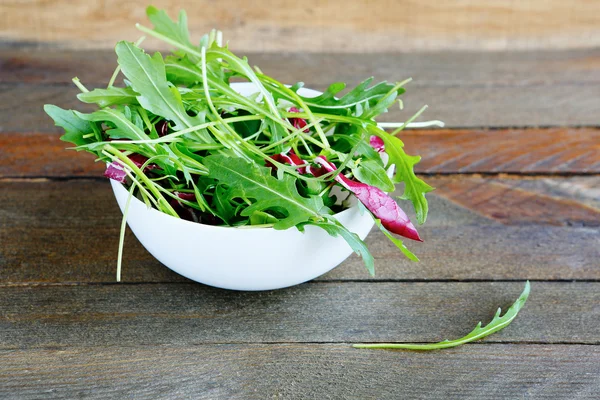 Fresh rocket salad salad with radicchio — Stock Photo, Image