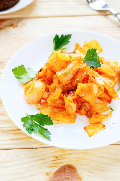 Pieces of cabbage braised in sauce — Stock Photo, Image