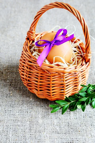 Easter basket with eggs — Stock Photo, Image