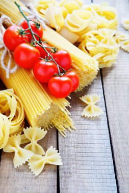 İtalyan makarna ve domates