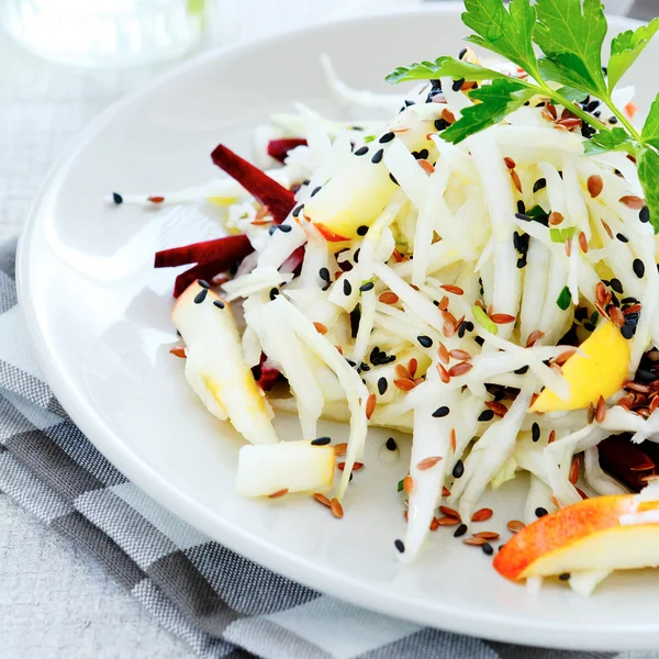 Salad with apple, beetroot and cabbage — Stock Photo, Image