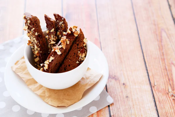 Biscotti de chocolate con nueces —  Fotos de Stock