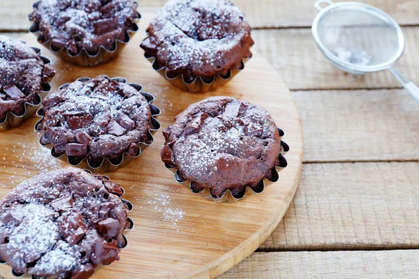 Homemade cupcakes with chocolate chunks — Stock Photo, Image