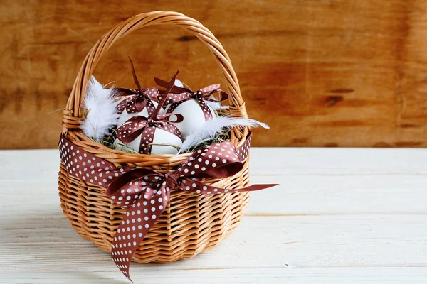 Easter background with basket — Stock Photo, Image