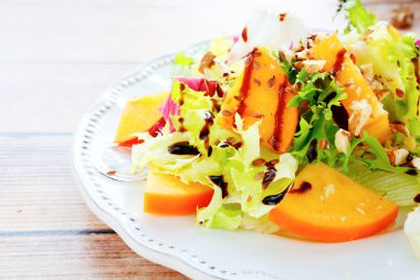 hurma ile lezzetli salata