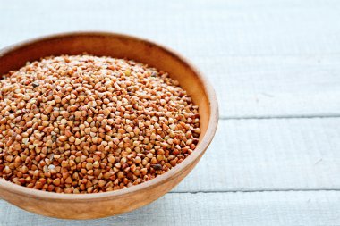 kahverengi buğday bir yuvarlak kase