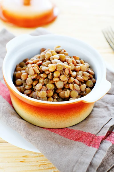 Dietary lentils in a ceramic pot — Stock Photo, Image