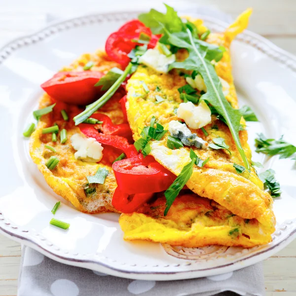 Frukost med stekta ägg och grönsaker — Stockfoto