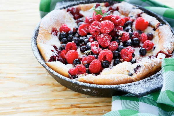 Rustic Clafoutis with fresh berries — Stock Photo, Image