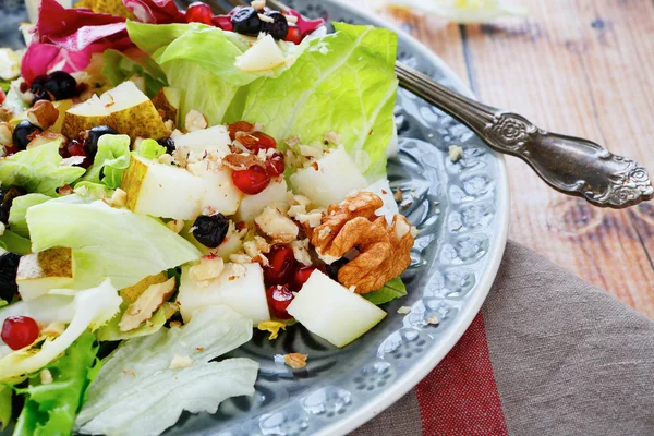 Işık taze meyve salatası ile — Stok fotoğraf