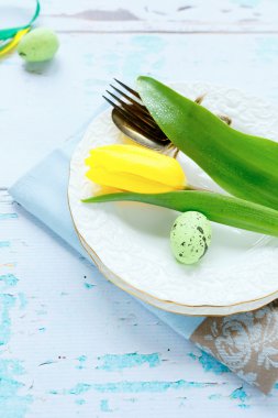 Paskalya plaka ile çiçek