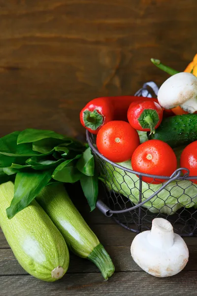 Hortalizas crudas y frescas — Foto de Stock