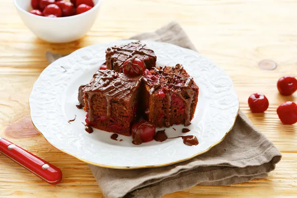 Cherry pie with chocolate — Stock Photo, Image