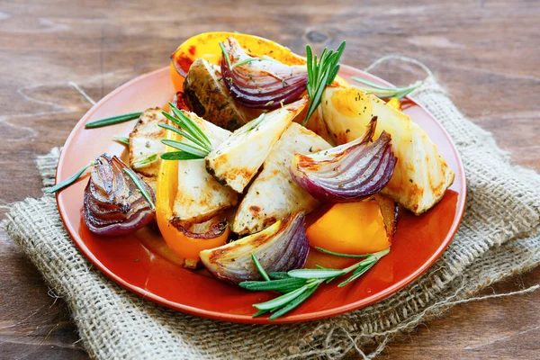 Peperoni arrosto, cipolle e sedano — Foto Stock