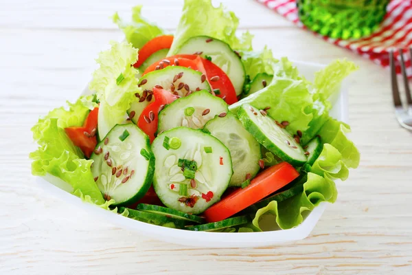 Salad with tomatoes and cucmber — Stock Photo, Image