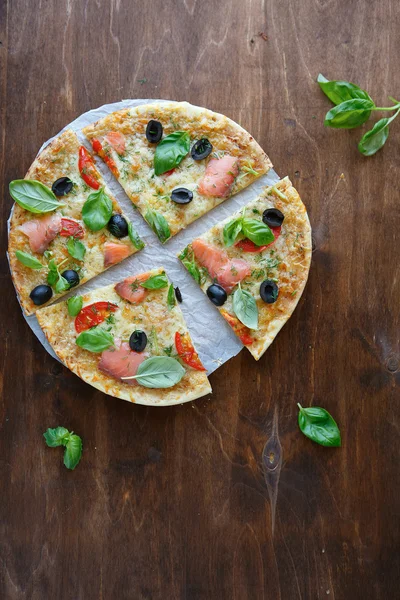 Pizza with smoked salmon — Stock Photo, Image