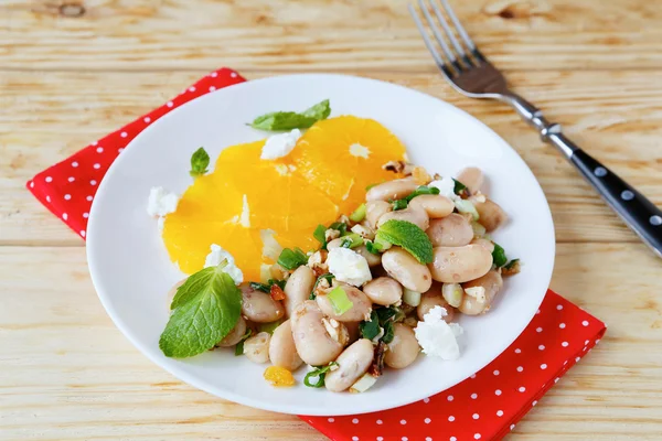 Winter salad with beans — Stock Photo, Image