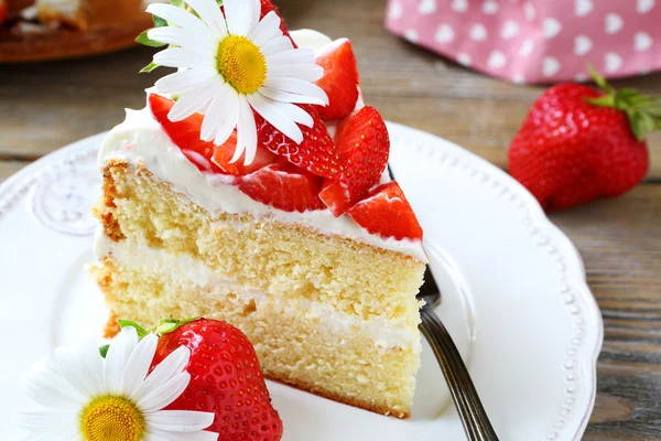 Piece of festive strawberry cake — Stock Photo, Image