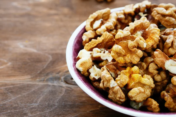 Walnuts in a bowl — Stock Photo, Image