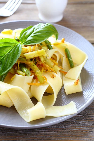 Pasta with roasted vegetables — Stock Photo, Image