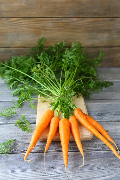 Bunch of fresh carrots and organic — Stock Photo, Image