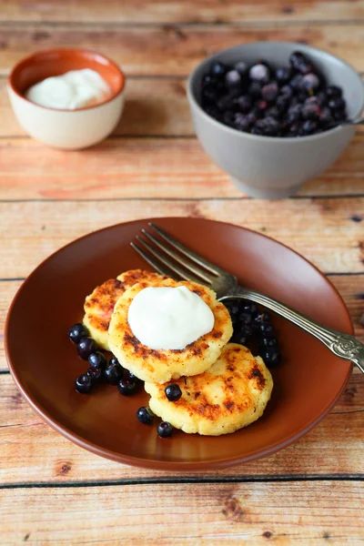 Tortitas rústicas con crema agria — Foto de Stock