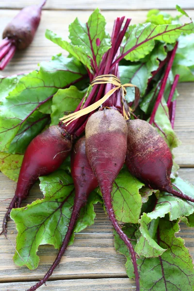 Bunch of fresh beets with leaves — Stock Photo, Image