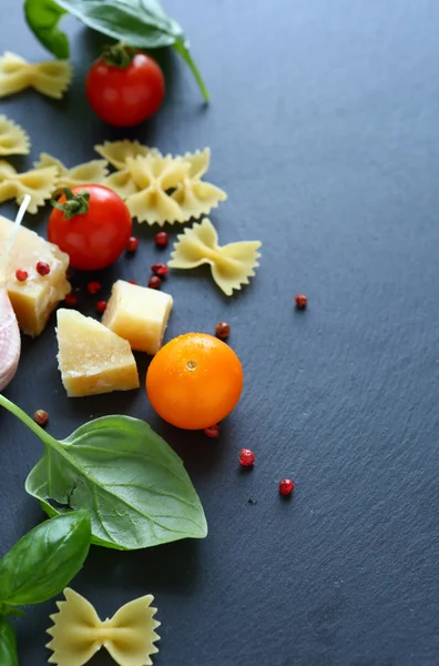 Verse ingrediënten uit de Italiaanse keuken — Stockfoto