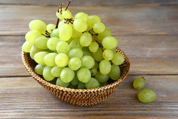 Fresh ripe grapes in a basket — Stock Photo, Image