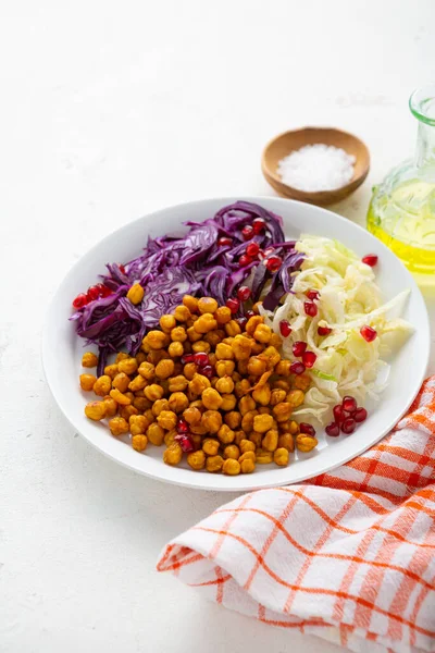 Winter Salad Red Cabbage Chick Pea — Stock Photo, Image