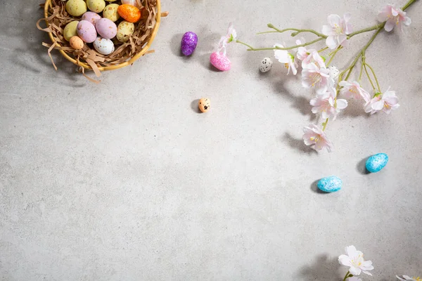 Overhead View Easter Chocolate Eggs Flowers — Stock Photo, Image