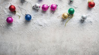 Noel konsepti dekorasyonları ve kar arkaplanı