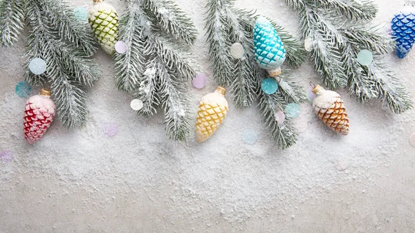 Semester Vinter Bakgrund Gren Och Kottar Ovanifrån — Stockfoto